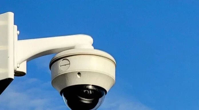 PRF-ES flagra velocidades de até 166 Km/h e autua mais de 600 motoristas em feriado